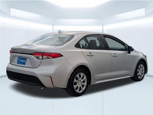 Used 2026 Toyota Corolla LE FWD image 7