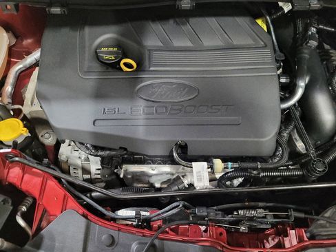 Used 2018 Ford Escape SE w/ SE Sync 3 Package FWD image 30