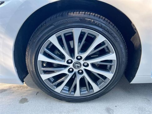 Certified 2020 Lexus ES 300h w/ Premium Package image 9