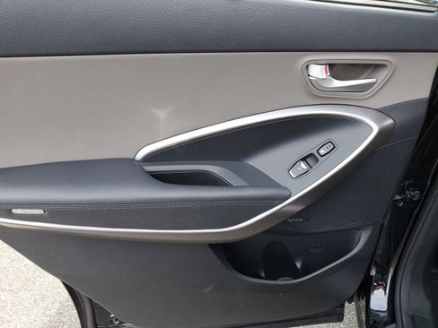 Used 2017 Hyundai Santa Fe FWD image 13