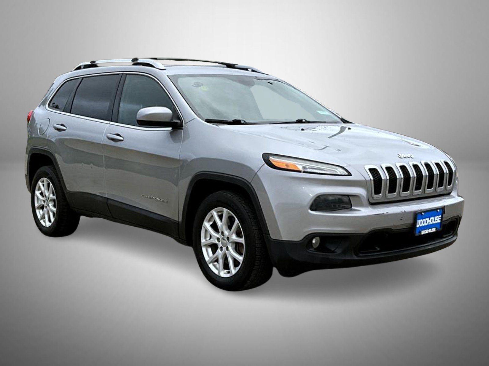 Used 2016 Jeep Cherokee Latitude w/ Cold Weather Group FWD image 3