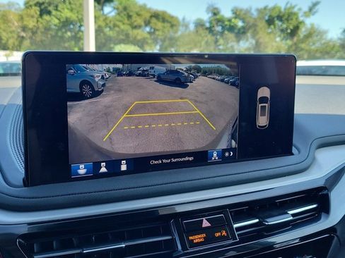 Certified 2025 Acura MDX w/ Technology Package image 17