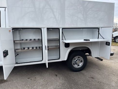 New 2025 Chevrolet Express 3500 w/ Power Convenience Package RWD image 12