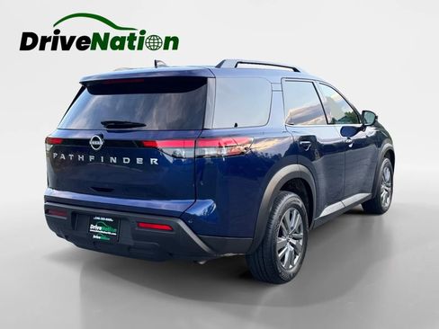 Used 2025 Nissan Pathfinder SV FWD image 5