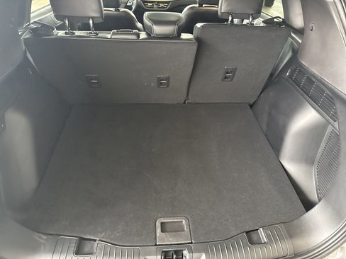 Used 2024 Ford Escape SE image 9