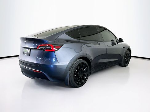Used 2023 Tesla Model Y Long Range image 9