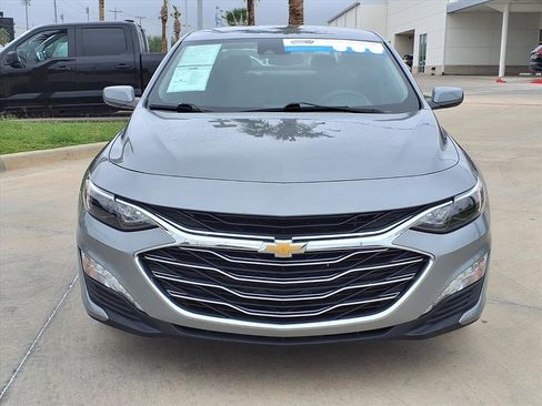 Used 2023 Chevrolet Malibu LT image 2