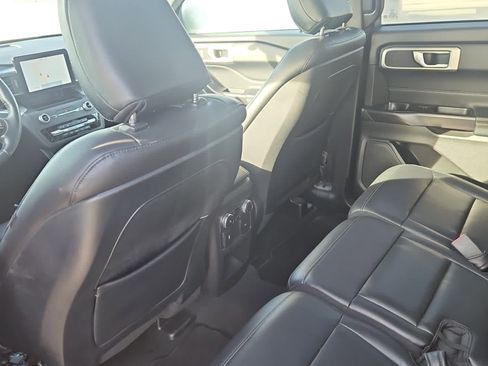 Used 2020 Ford Explorer XLT w/ Equipment Group 202A image 12