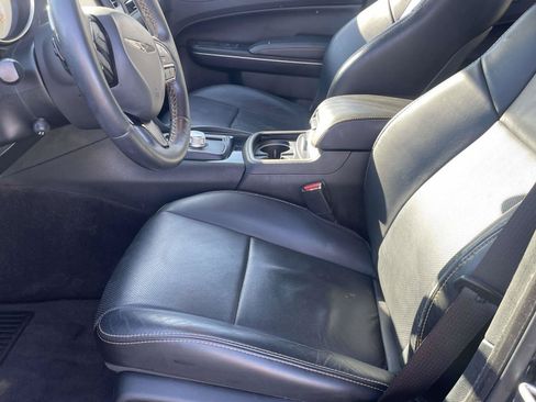 Used 2019 Chrysler 300 S w/ 300S Premium Group 2 RWD image 15