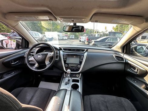 Used 2018 Nissan Murano SV w/ Premium Package AWD/4WD image 13