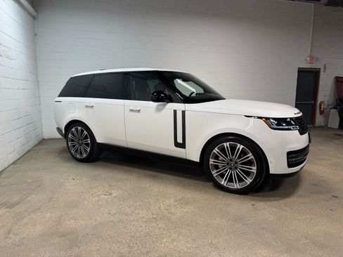 Used 2024 Land Rover Range Rover SE AWD/4WD image 5