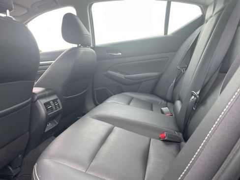 Used 2019 Nissan Altima 2.5 Platinum FWD image 11