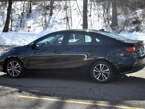 Used 2022 Kia Forte LXS image 5