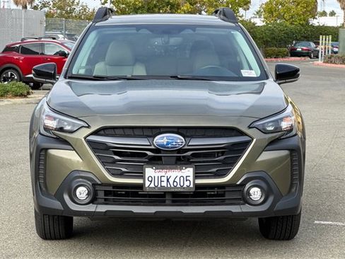 Used 2025 Subaru Outback Premium w/ Popular Package #1 image 9