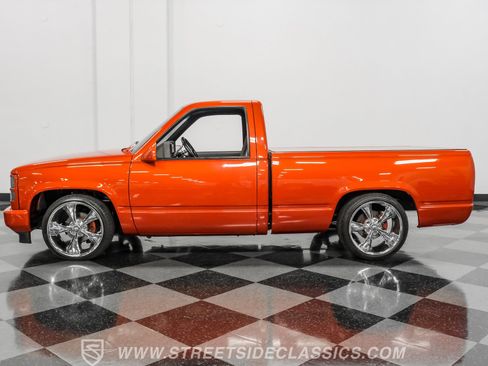 Used 1992 Chevrolet Silverado 1500 2WD Regular Cab image 2