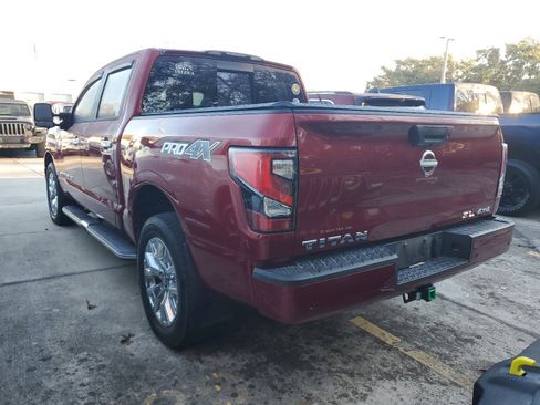 Used 2020 Nissan Titan SL w/ Moonroof Package image 2