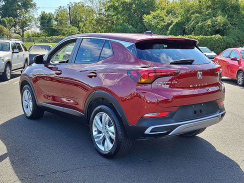 Certified 2024 Buick Encore GX Preferred w/ Comfort Package image 4