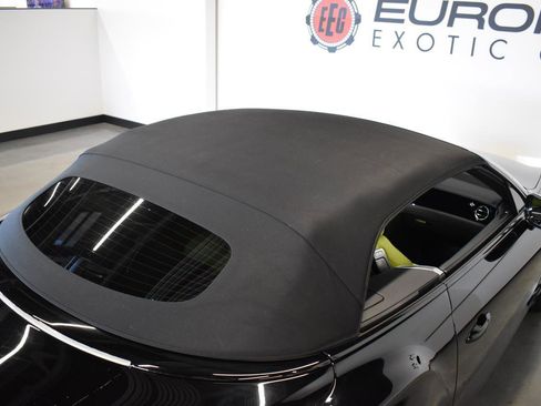 Used 2021 Bentley Continental GT image 28