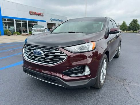 Used 2019 Ford Edge Titanium w/ Cold Weather Package AWD/4WD image 2