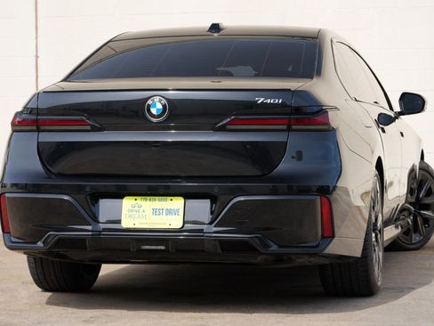 Used 2023 BMW 740i RWD image 5