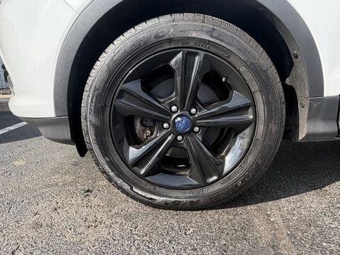 Used 2015 Ford Escape SE image 3