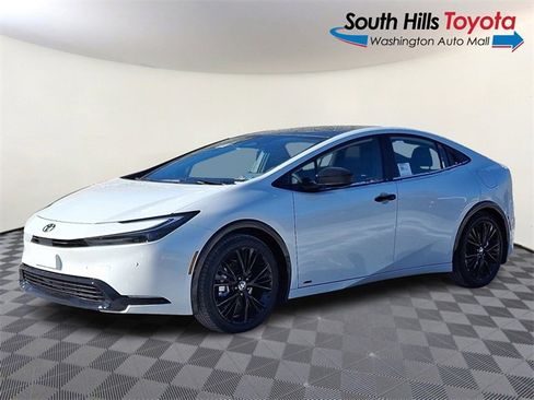 New 2026 Toyota Prius AWD image 3