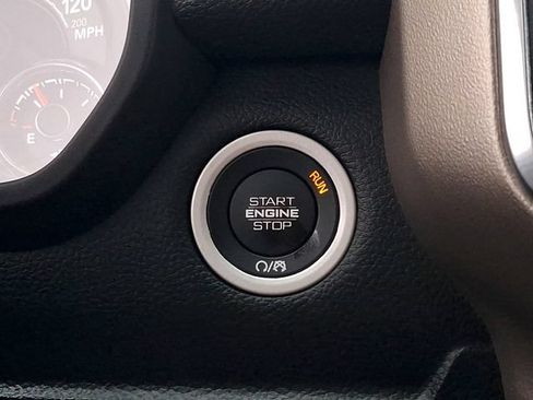 Used 2021 RAM 1500 Laramie AWD/4WD image 21
