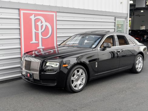 Used 2017 Rolls-Royce Ghost image 77