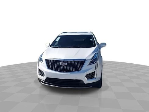 Used 2025 Cadillac XT5 Premium Luxury image 3