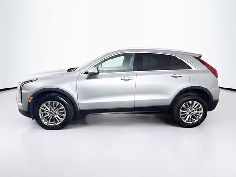 Used 2024 Cadillac XT4 Premium Luxury image 4