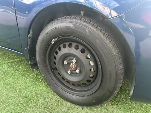 Used 2019 Nissan Versa SV image 46