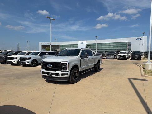 New 2026 Ford F250 Platinum w/ FX4 Off-Road Package image 26