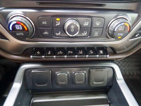 Used 2015 Chevrolet Silverado 2500 LTZ w/ Duramax Plus Package AWD/4WD image 29