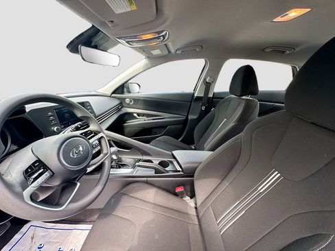 Used 2023 Hyundai Elantra SEL FWD image 19