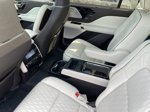 Used 2022 Lincoln Aviator Black Label w/ Dynamic Handling Package image 27