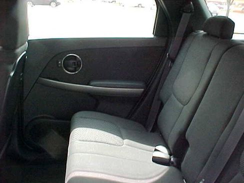 Used 2006 Pontiac Torrent 2WD image 9