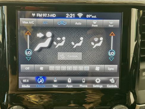 Used 2019 RAM 2500 Laramie AWD/4WD image 18
