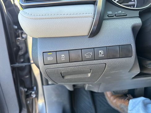 Used 2021 Toyota Camry LE AWD/4WD image 23
