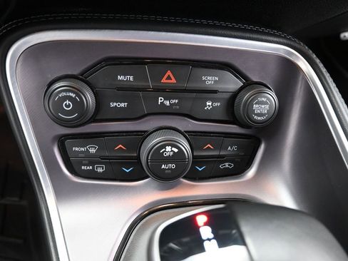 Used 2021 Dodge Challenger R/T image 17