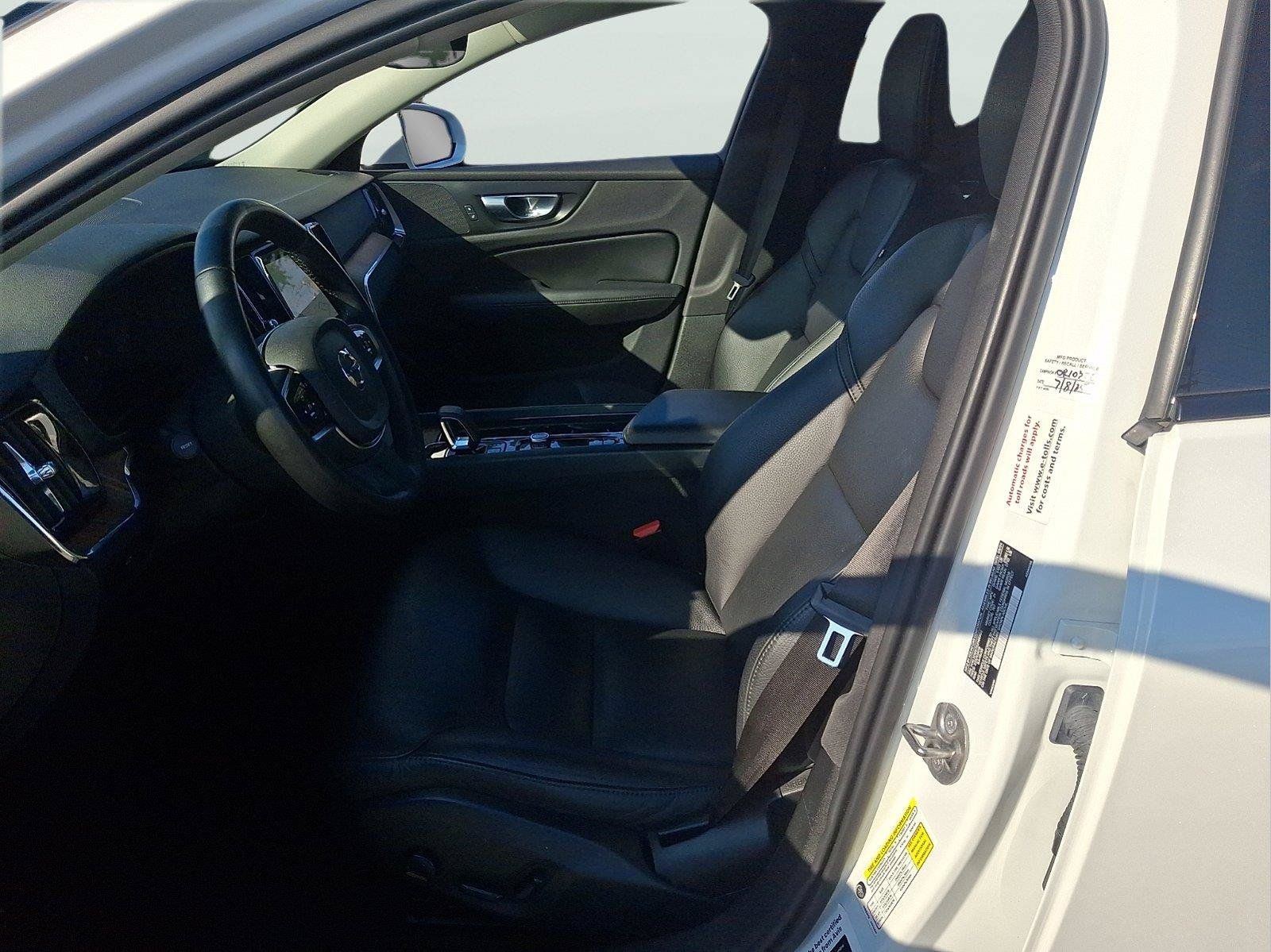 Used 2025 Volvo V60 B5 Cross Country Plus AWD/4WD image 13