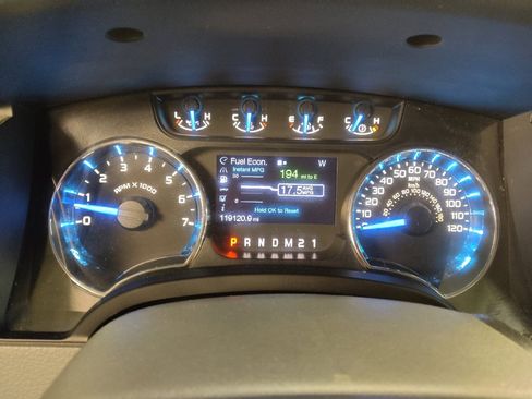 Used 2014 Ford F150 XLT w/ XLT Chrome Package RWD image 23
