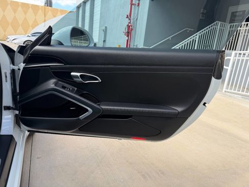Used 2015 Porsche 911 Carrera 4S image 18