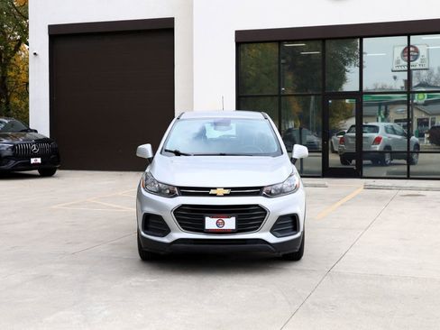 Used 2017 Chevrolet Trax LS FWD image 2