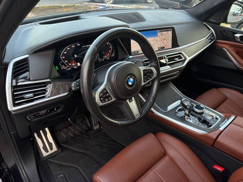 Used 2022 BMW X7 M50i image 31