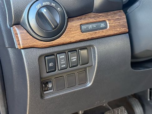 Certified 2017 Nissan Titan Platinum Reserve image 9