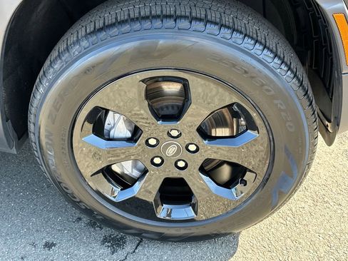 Certified 2023 Land Rover Defender 110 SE image 7