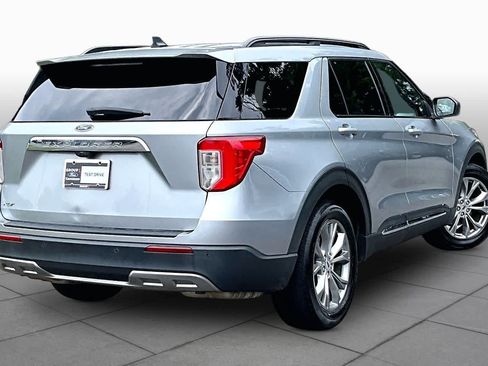 Used 2022 Ford Explorer XLT w/ Equipment Group 202A RWD image 13