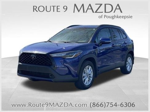 Used 2023 Toyota Corolla Cross LE w/ Moonroof Package AWD/4WD image 1