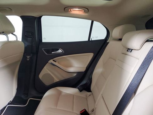 Used 2018 Mercedes-Benz GLA 250 image 11