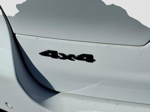 Used 2023 Jeep Grand Cherokee L Laredo image 10